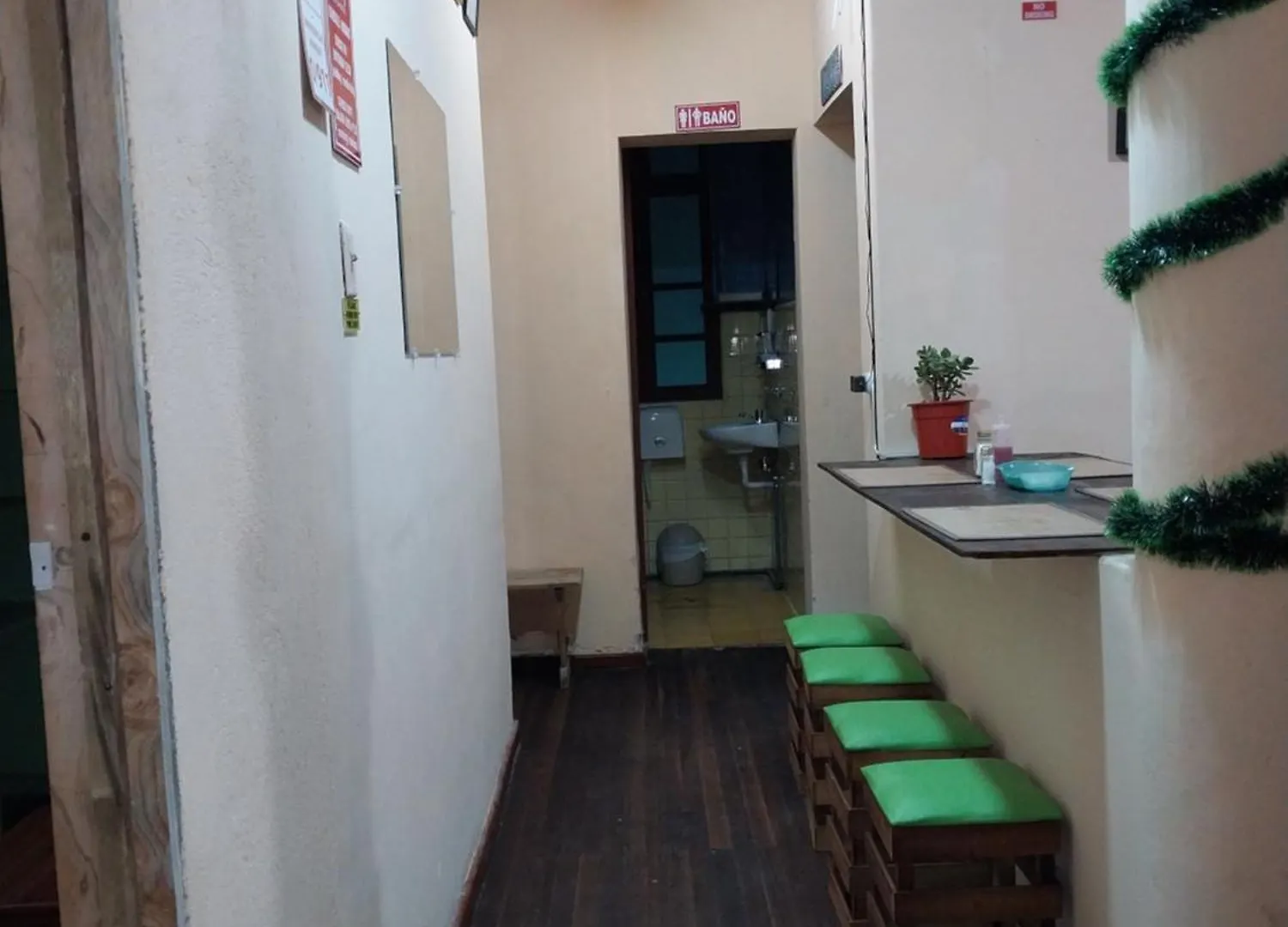 Friendly House & Hostel 2 Quito Bed & Breakfast
