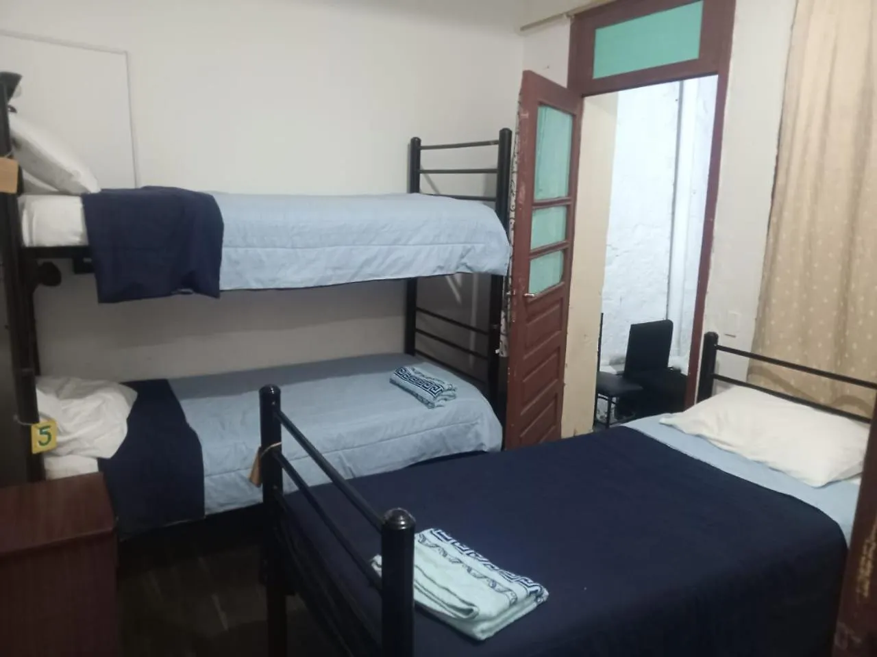 Bed & Breakfast Friendly House & Hostel 2 Quito Ecuador